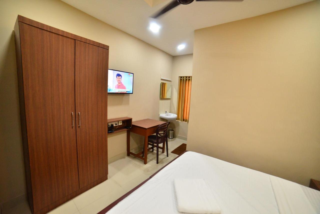 Hotel Priya Kottakkal Exterior photo