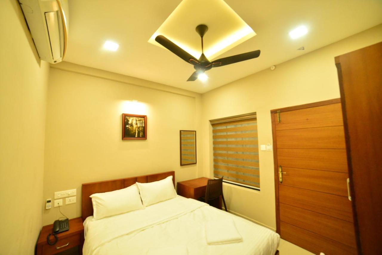 Hotel Priya Kottakkal Exterior photo
