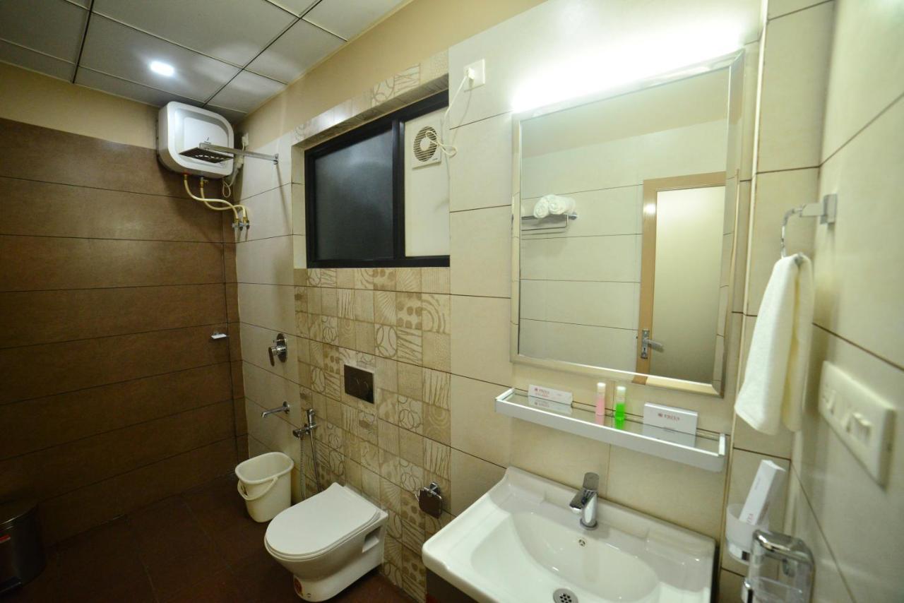 Hotel Priya Kottakkal Exterior photo