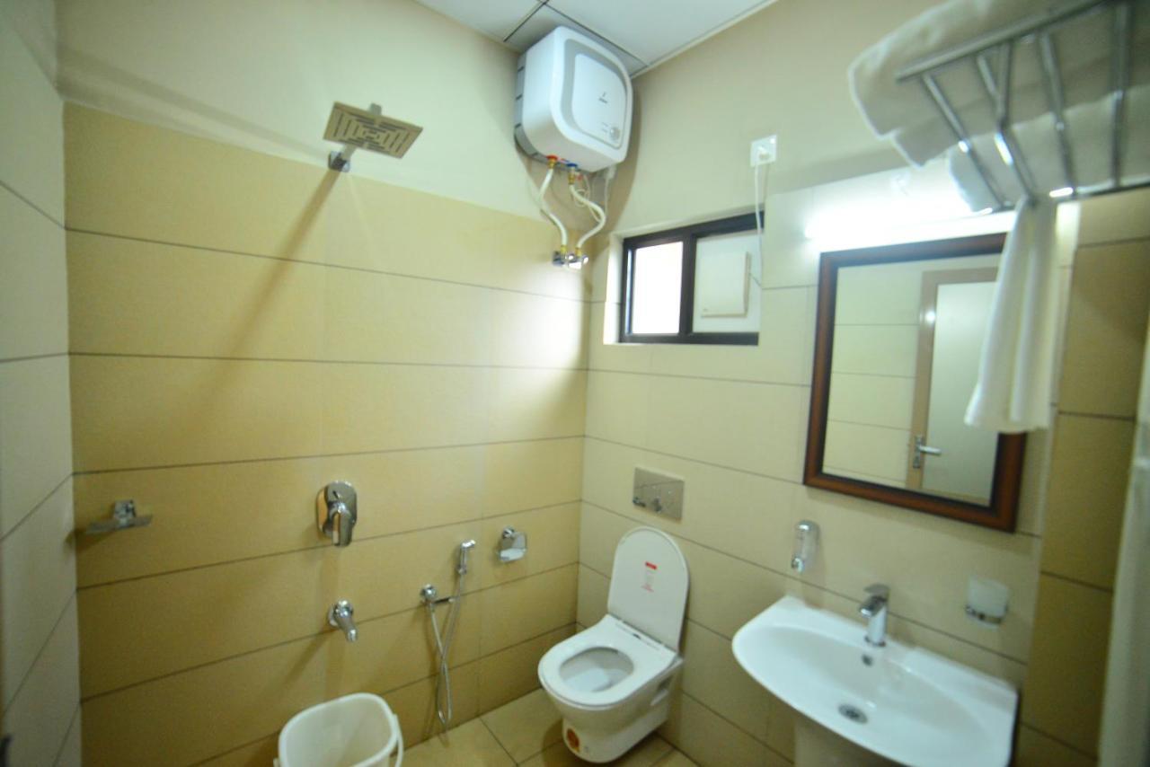 Hotel Priya Kottakkal Exterior photo